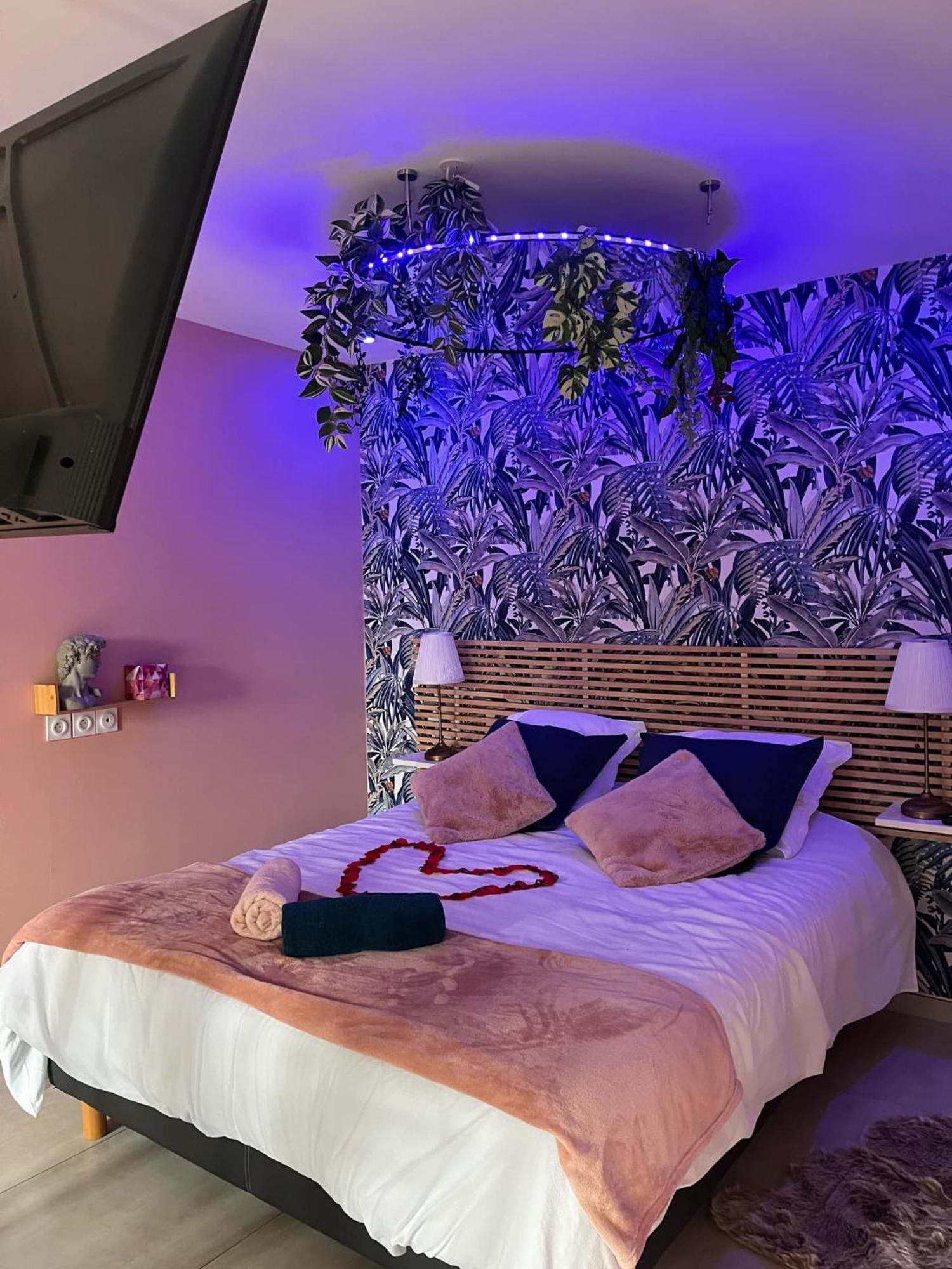 Bulles De Plaisir Hotel Saint-Maurice-l'Exil ภายนอก รูปภาพ