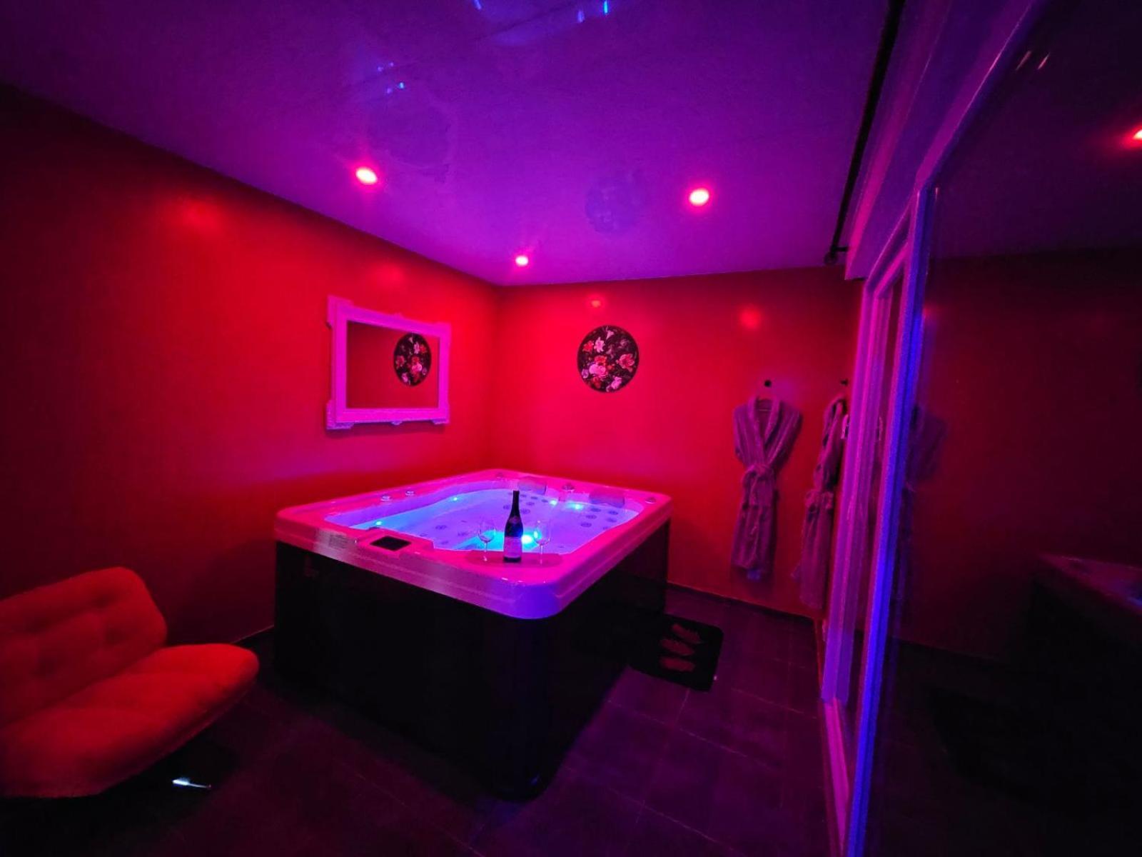Bulles De Plaisir Hotel Saint-Maurice-l'Exil ภายนอก รูปภาพ
